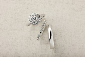 夏にぴったりな婚約指輪＆結婚指輪～セットリングがお薦め～＃210